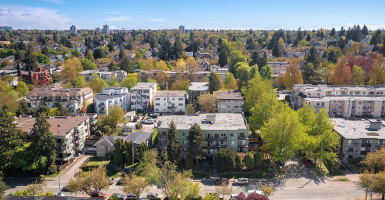1016 E 8th Avenue, Vancouver, BC, V5T 1T9 - 4