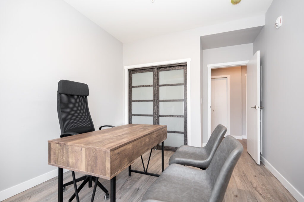 1-203-70 Park East Drive, Winnipeg, MB - 7
