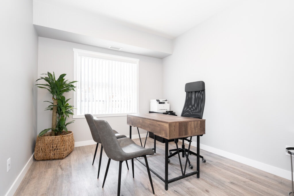 1-203-70 Park East Drive, Winnipeg, MB - 6