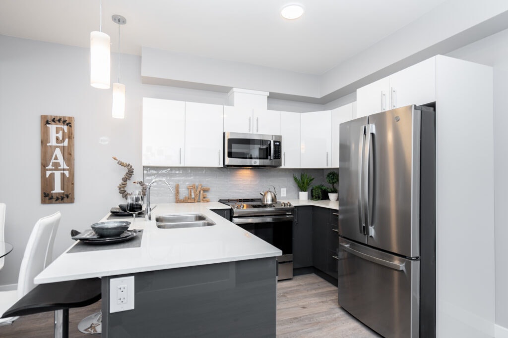1-203-70 Park East Drive, Winnipeg, MB - 2