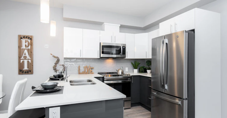 1-203-70 Park East Drive, Winnipeg, MB - 2