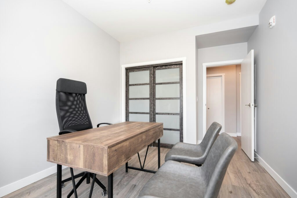 1-614-70 Park East Drive, Winnipeg, MB - 7