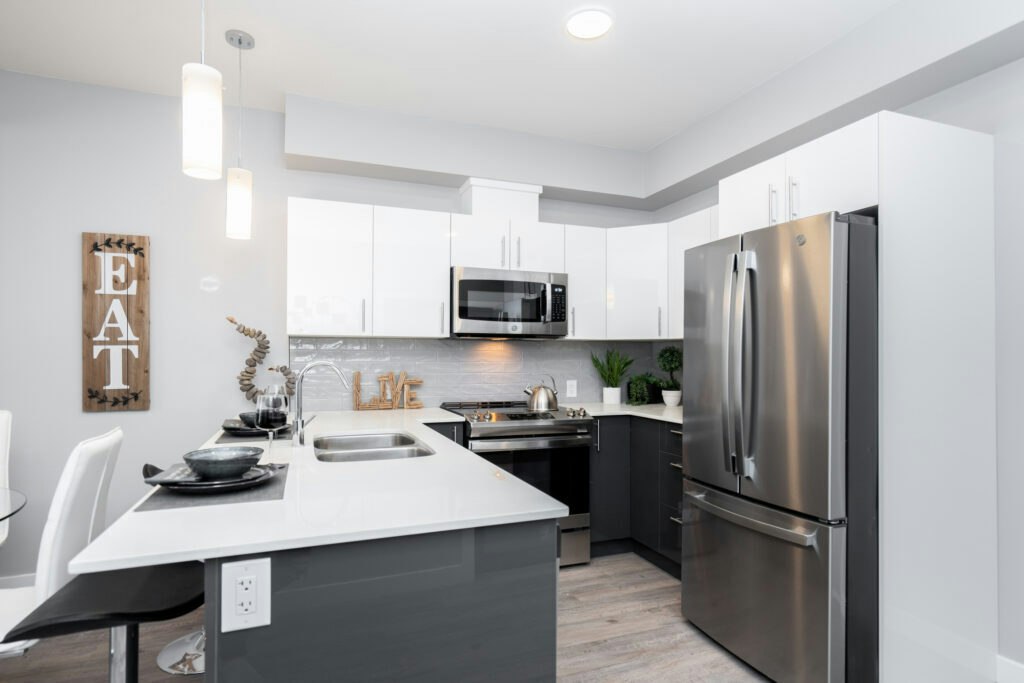 1-614-70 Park East Drive, Winnipeg, MB - 2
