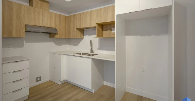 2-718 D'aylmer Chemin, Gatineau, QC, J9H 5T2 - 2