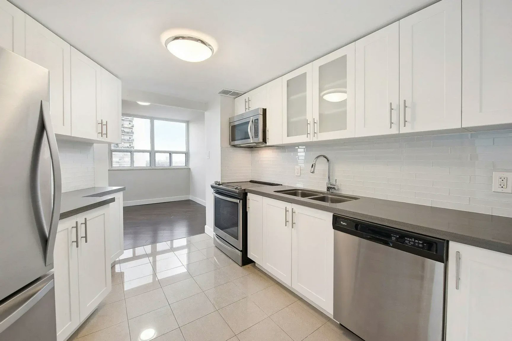 0803-6151 Bathurst Street, Toronto, ON, M2R 1Z4 - 2