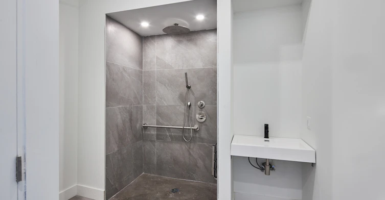 329 Catherine Street, Ottawa, ON, K1R 5T4 - 4