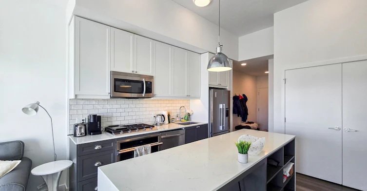 327 9a Street Northwest, Calgary, AB, T2N 1T7 - 8