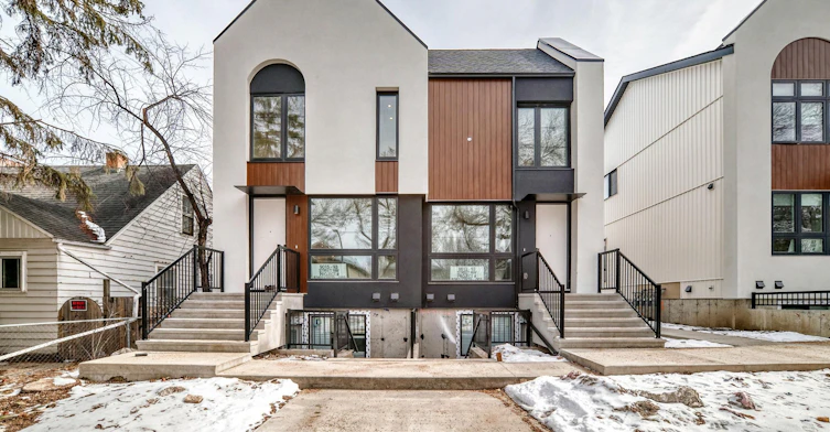 9013 93 Street Northwest, Edmonton, AB, T6C 3T3