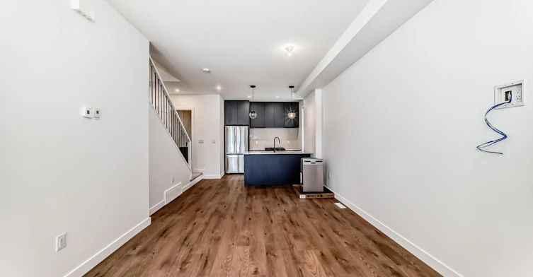 9013 93 Street Northwest, Edmonton, AB, T6C 3T3 - 13