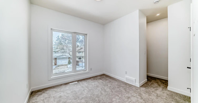 9013 93 Street Northwest, Edmonton, AB, T6C 3T3 - 17