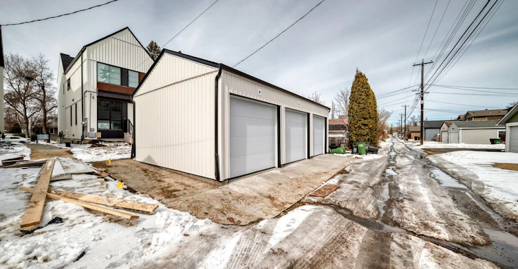 9013 93 Street Northwest, Edmonton, AB, T6C 3T3 - 38