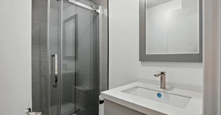 18-3436 Aylmer Rue, Montréal, QC, H2X 2B6 - 2