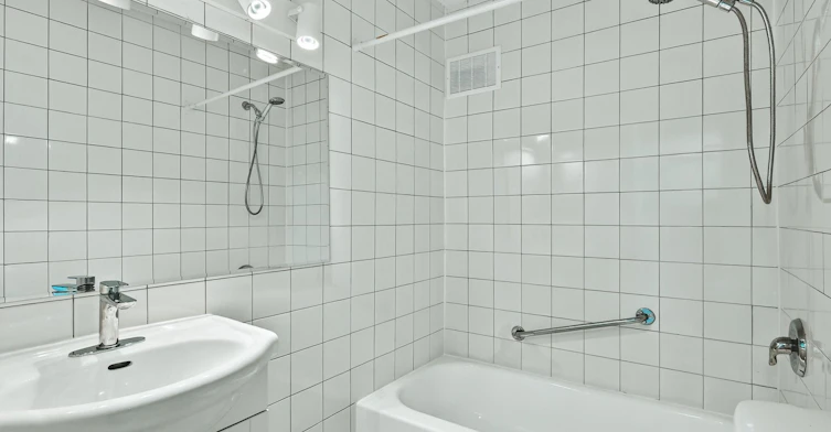 6770-111-6965 De Choisy Rue, Montréal, QC, H1T 2J6 - 6