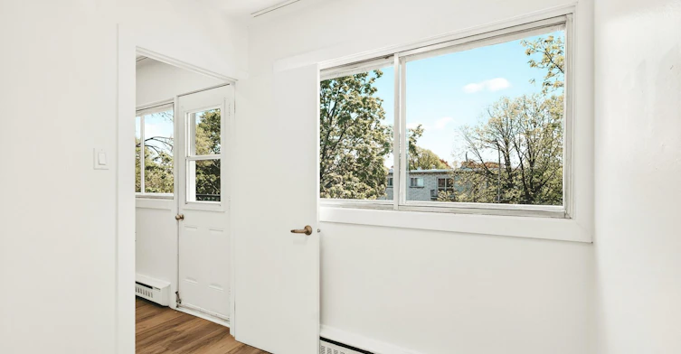 6840-308-6965 De Choisy Rue, Montréal, QC, H1T 2J6 - 2