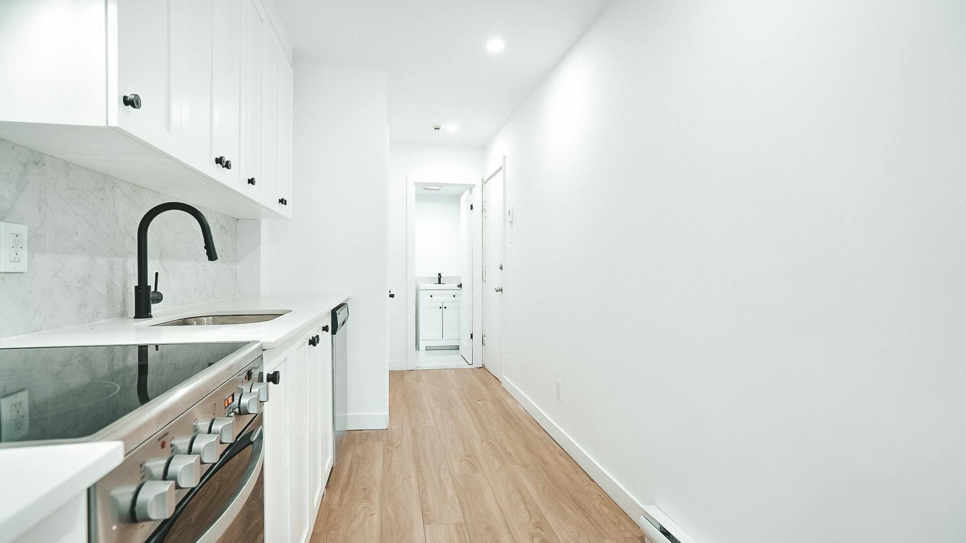 10 - 5205-5205  Avenue, Montréal, QC, H1Y 2Z8 - 5