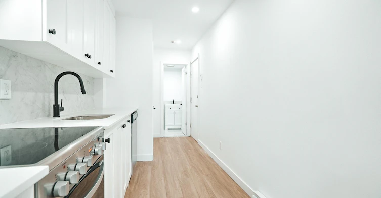 10 - 5205-5205 Avenue, Montréal, QC, H1Y 2Z8 - 5