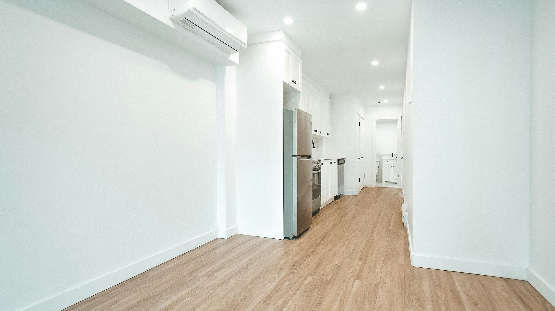 11 - 5205-5205  Avenue, Montréal, QC, H1Y 2Z8 - 4