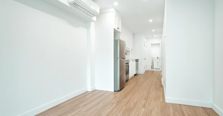 11 - 5205-5205 Avenue, Montréal, QC, H1Y 2Z8 - 4