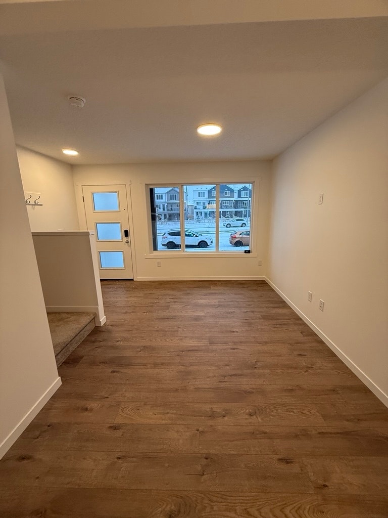 252 Marquis Boulevard NW, Edmonton, AB, T5Y 4K4 - 4