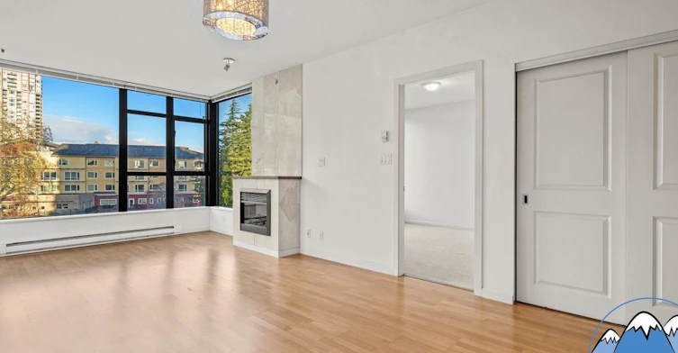 11 East Royal Avenue, New Westminster, BC, V3L 0A9 - 2