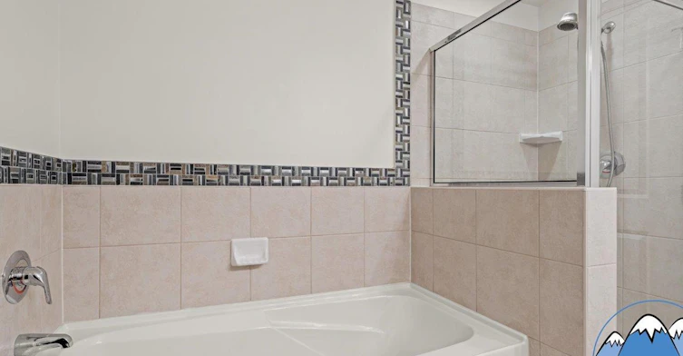 11 East Royal Avenue, New Westminster, BC, V3L 0A9 - 17