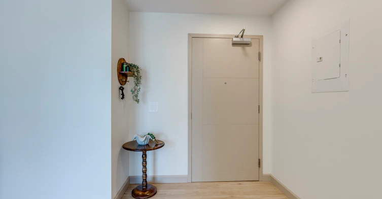 20 University Avenue East, Waterloo, ON, N2J 2V7 - 8