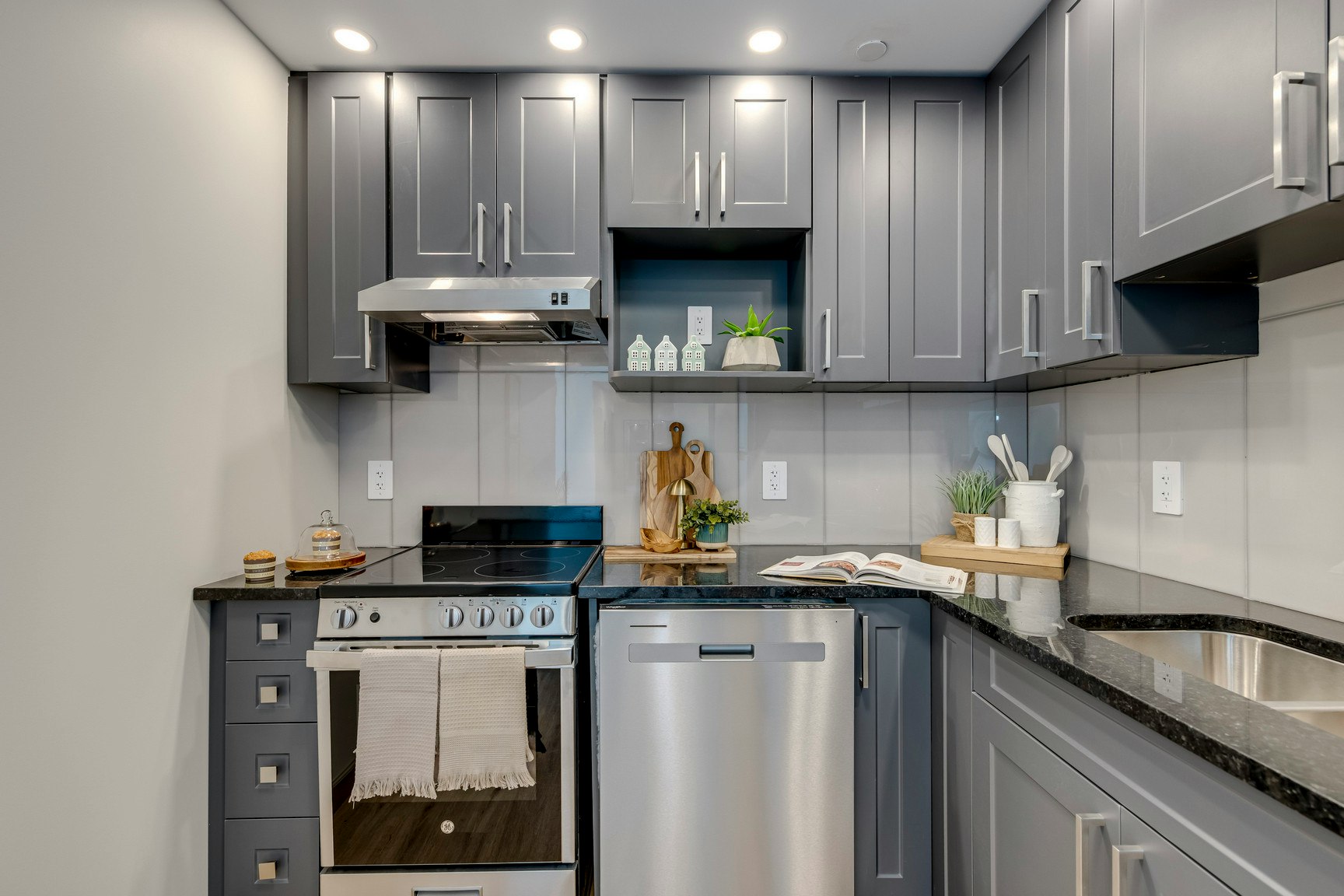 20 University Avenue East, Waterloo, ON, N2J 2V7 - 20