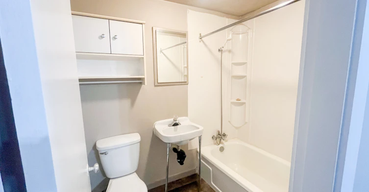 1424 Victoria Avenue, Regina, SK, S4P 0P3 - 10