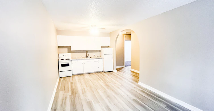 1424 Victoria Avenue, Regina, SK, S4P 0P3 - 13