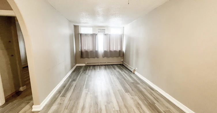1424 Victoria Avenue, Regina, SK, S4P 0P3 - 12