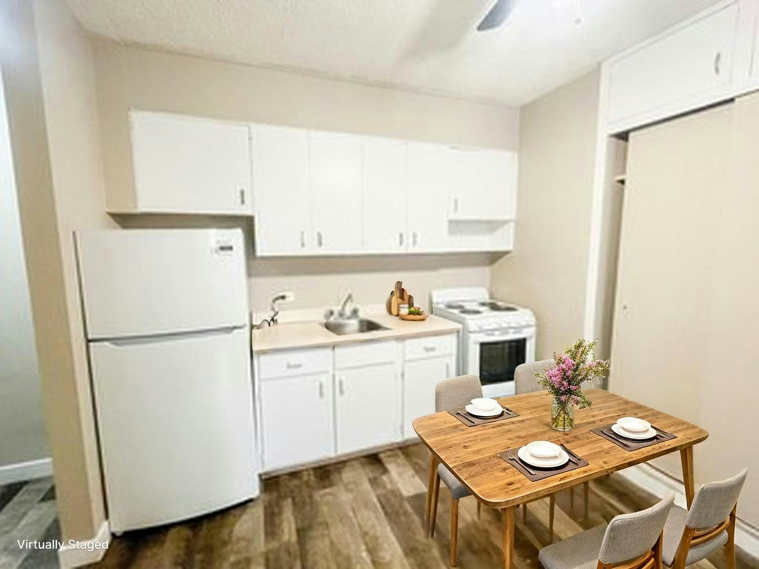 1424 Victoria Avenue, Regina, SK, S4P 0P3 - 3