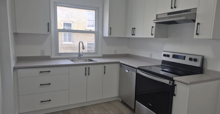 5-649 Rideau Street, Ottawa, ON, K1N 8T1 - 4