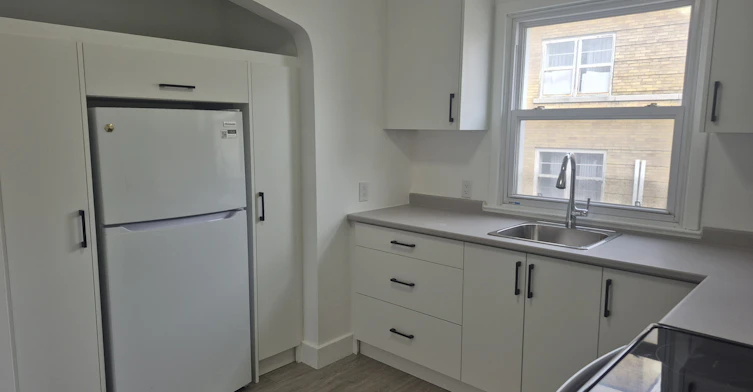 5-649 Rideau Street, Ottawa, ON, K1N 8T1