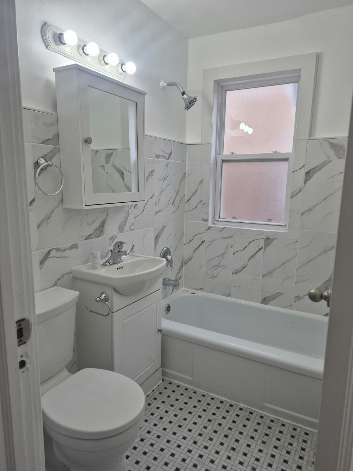 649 Rideau Street, Ottawa, ON, K1N 8T1 - 10