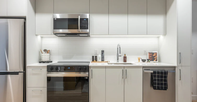 356-2650 E 41st Avenue, Vancouver, BC, V5R 2W7 - 5