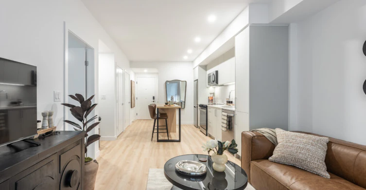 563-2650 E 41st Avenue, Vancouver, BC, V5R 2W7 - 9