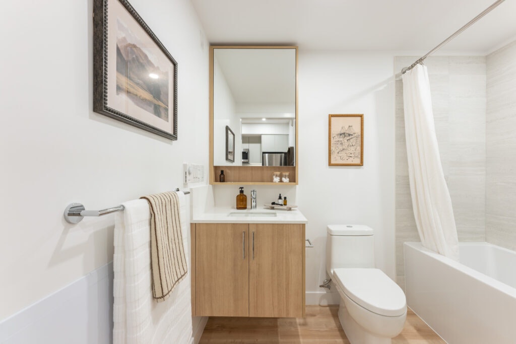 563-2650 E 41st Avenue, Vancouver, BC, V5R 2W7 - 3