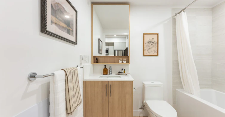 563-2650 E 41st Avenue, Vancouver, BC, V5R 2W7 - 3