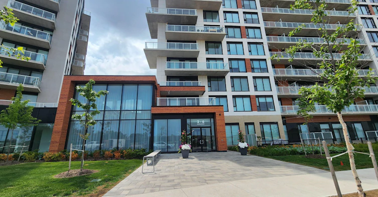 23-2 David Eyer Road, Richmond Hill, ON, L4S 0N6