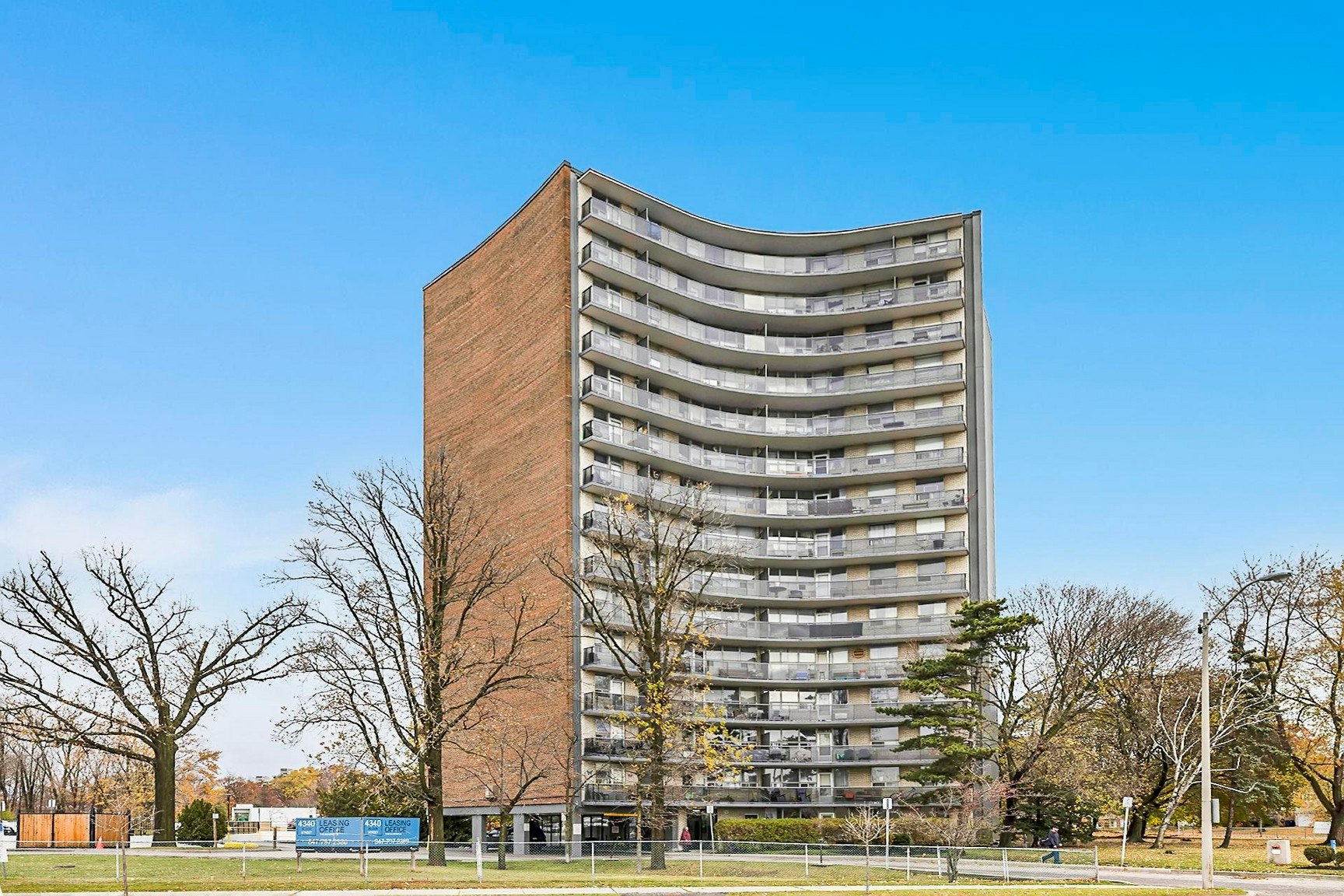 0104-4340 Bloor Street West, Toronto, ON, M9C 2A6 - 7