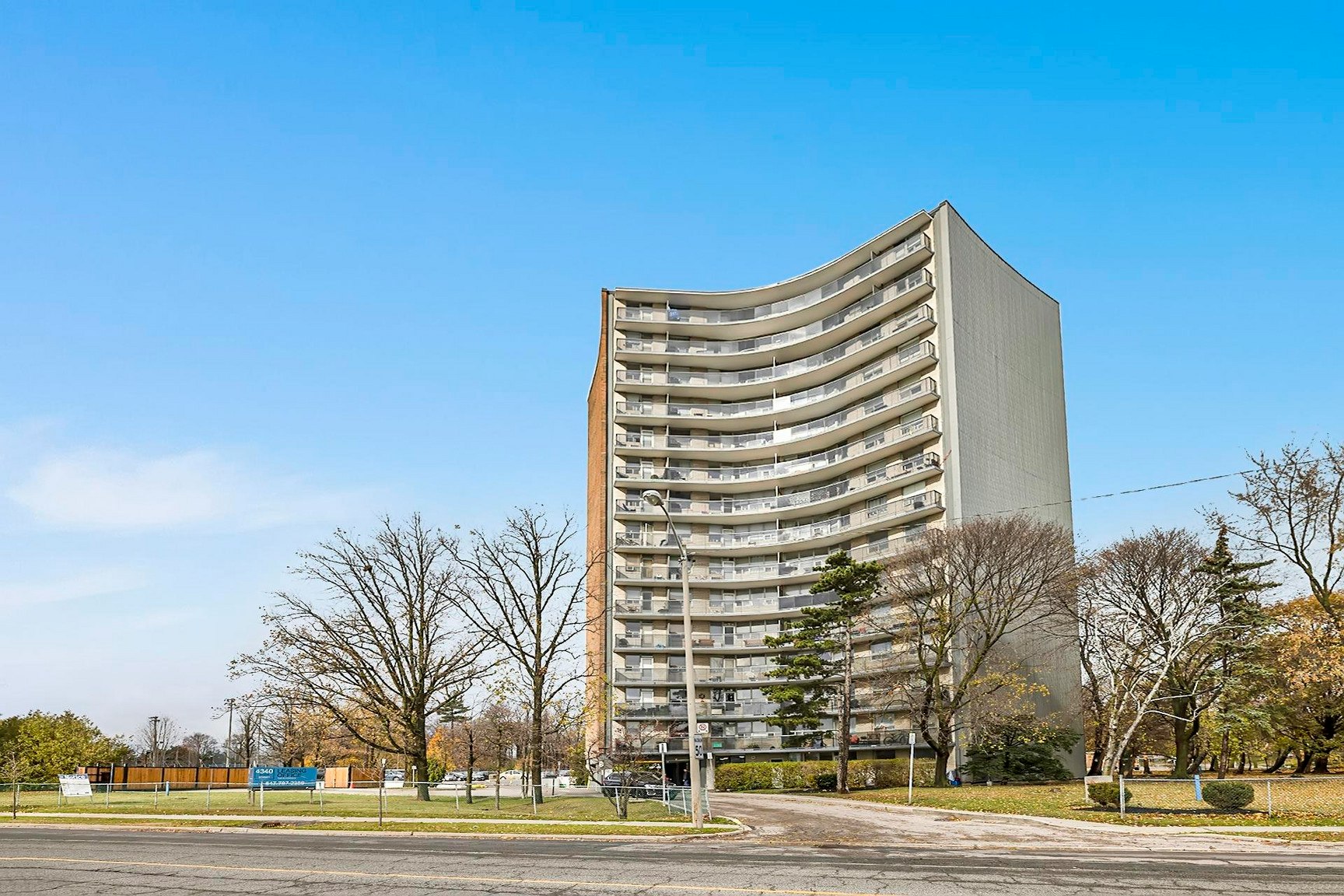 0205-4340 Bloor Street West, Toronto, ON, M9C 2A6 - 8