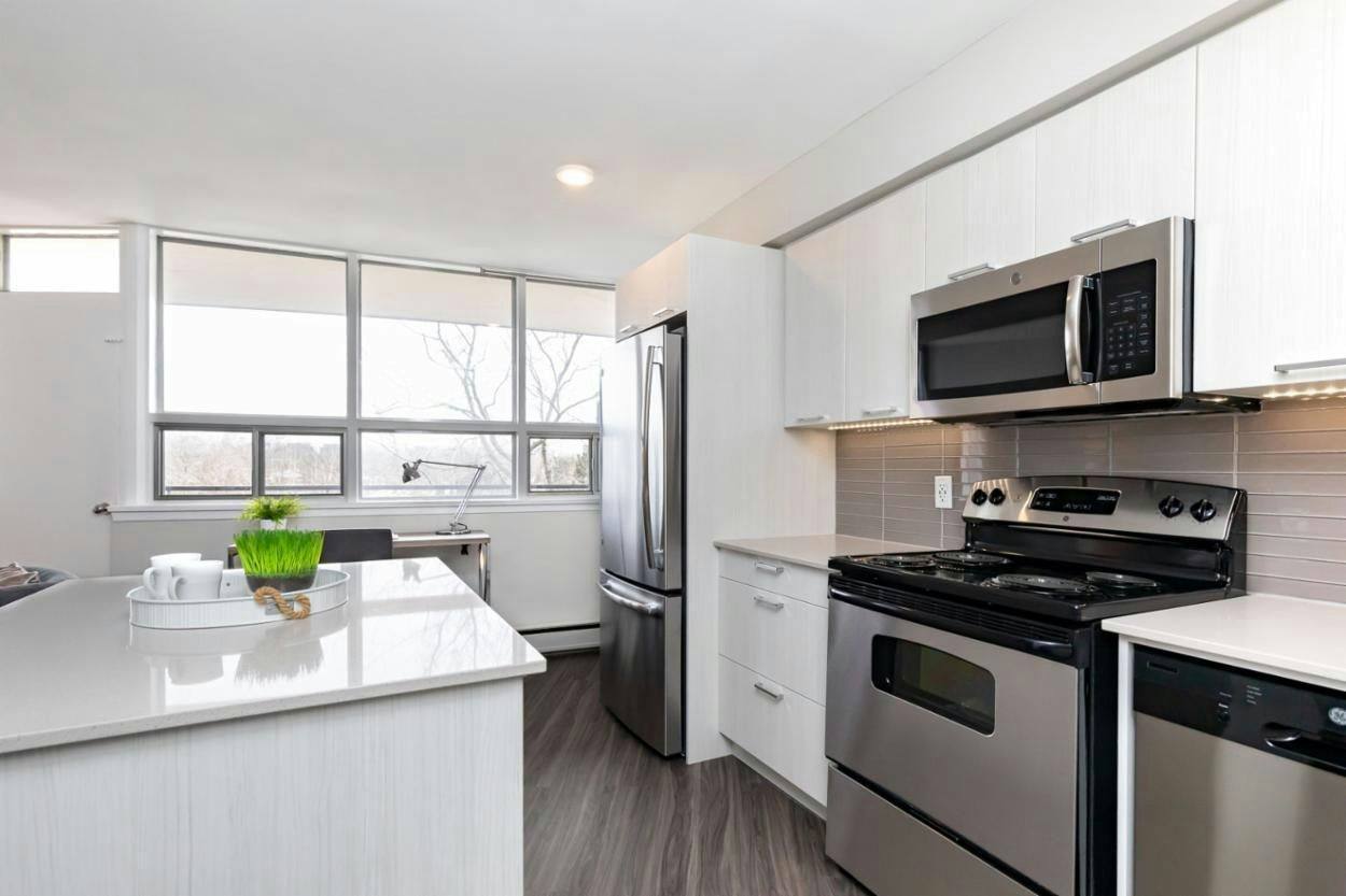 0205-4340 Bloor Street West, Toronto, ON, M9C 2A6 - 2