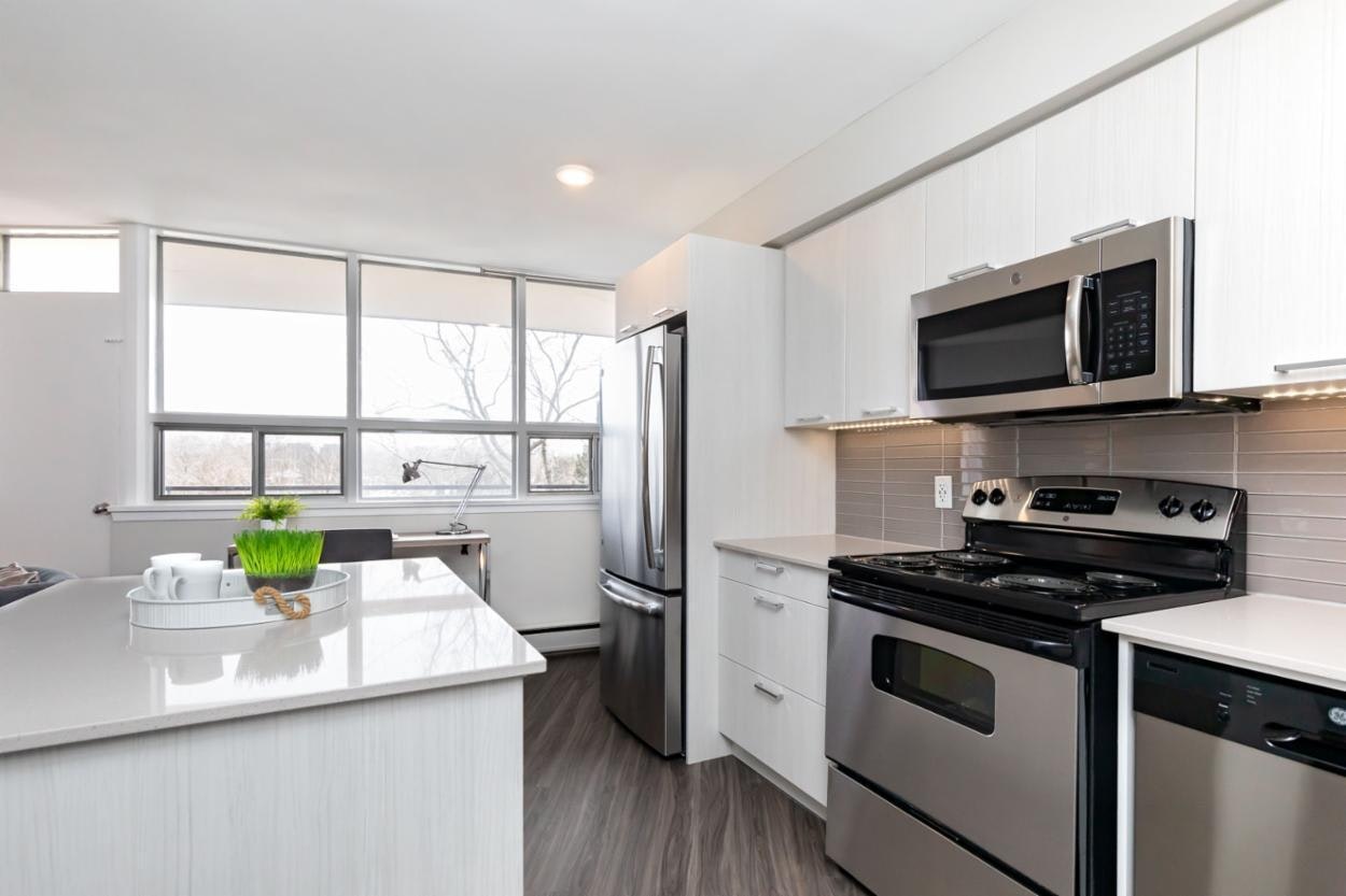0506-4340 Bloor Street West, Toronto, ON, M9C 2A6 - 3