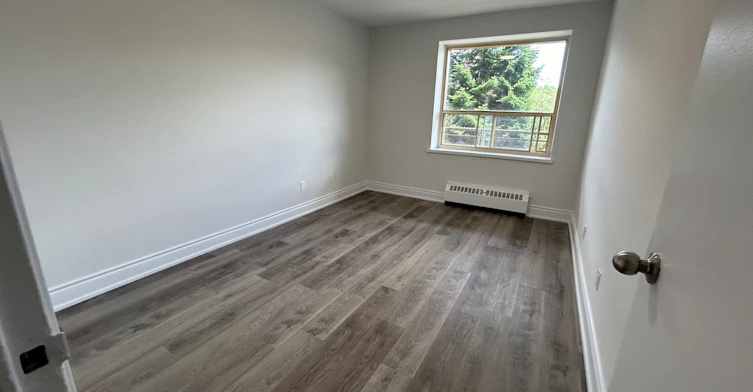 112-480 Maple Avenue, Burlington, ON, L7S 1M4 - 4