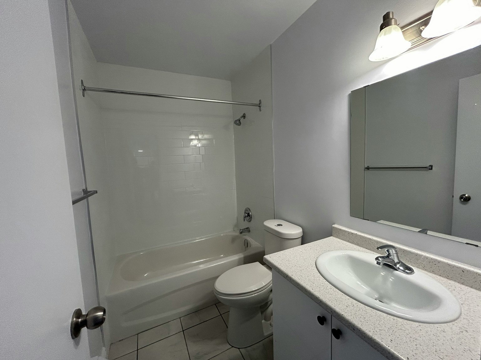 480-111-480 Maple Avenue, Burlington, ON, L7S 1M4 - 4