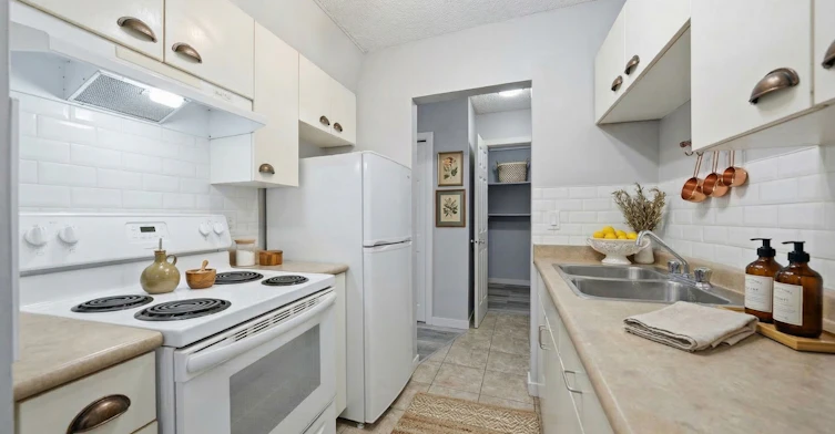 205 Avenue N South, Saskatoon, SK, S7M 2M9 - 4
