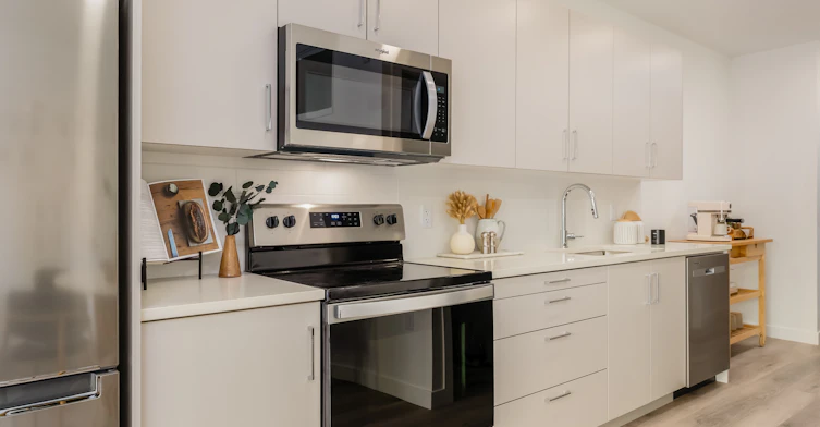 2762 Lonsdale Avenue, North Vancouver, BC, V7N 3J1 - 8