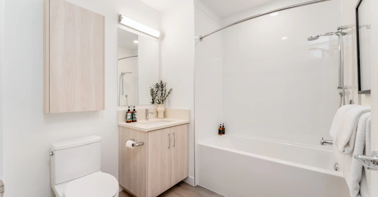 2762 Lonsdale Avenue, North Vancouver, BC, V7N 3J1 - 10