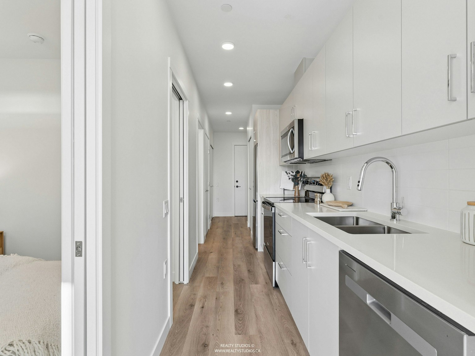 2762 Lonsdale Avenue, North Vancouver, BC, V7N 3J1 - 12