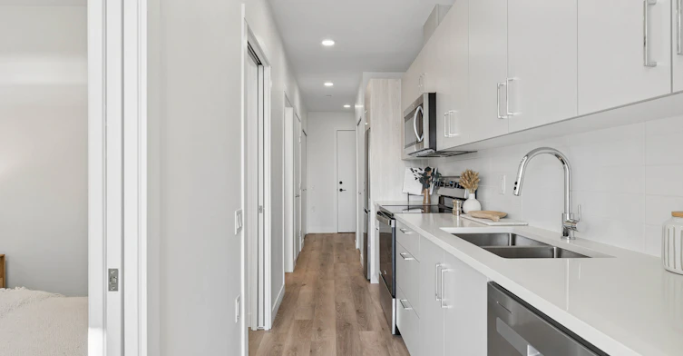2762 Lonsdale Avenue, North Vancouver, BC, V7N 3J1 - 12